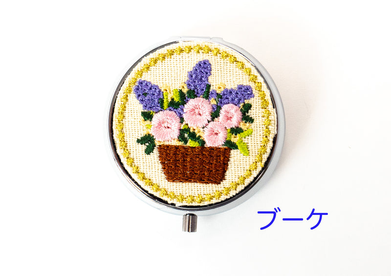 ラウンド型ピルケース 可愛い刺繍付き- 0-ラインストーン・スワロフスキーの品揃え日本最大級 デコダリア